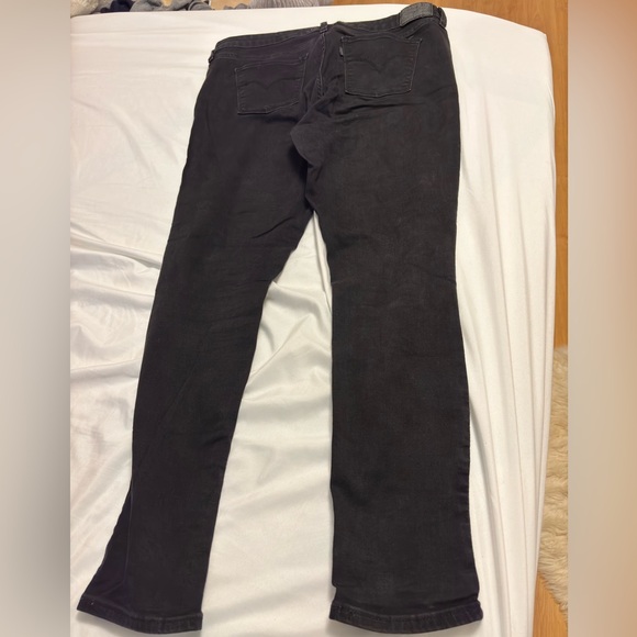 Levi's Women's 711 Skinny Jeans in Soft Black - Picture 2 of 6
